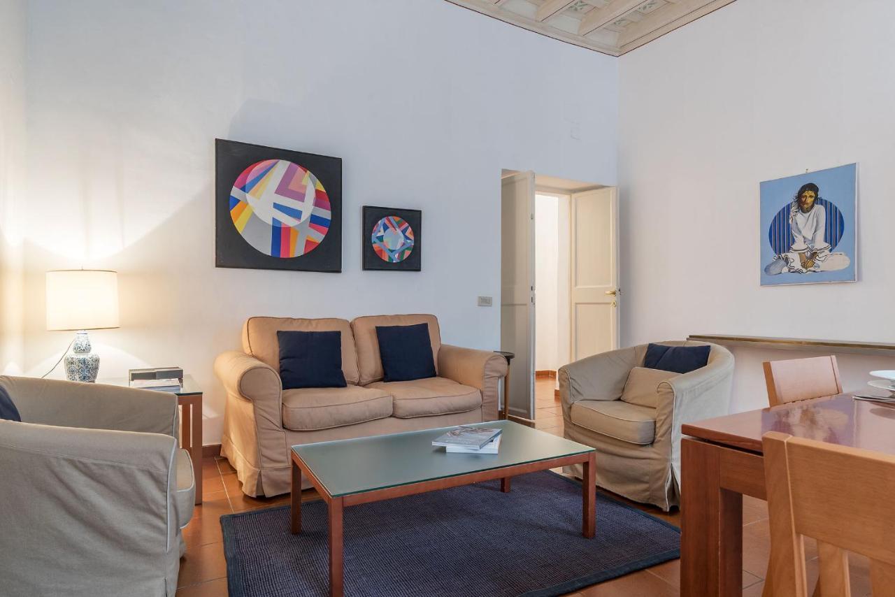 Appartamento History And Modernity Meet By Fromhometorome Roma